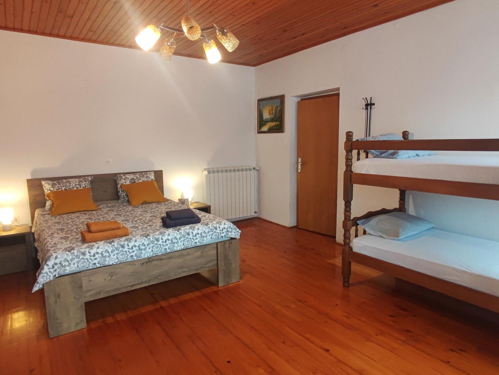 Family Hostel Pivka Extérieur photo